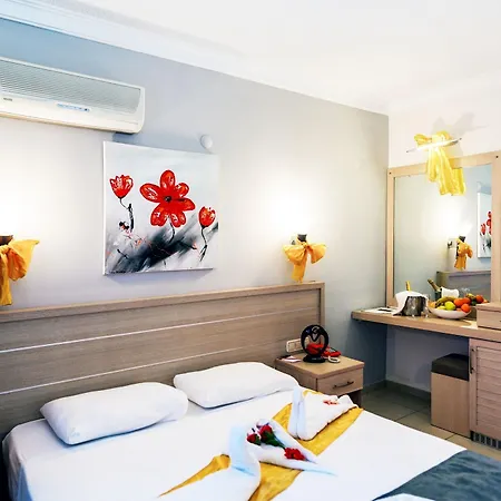 Hotel Nergos Garden 4*